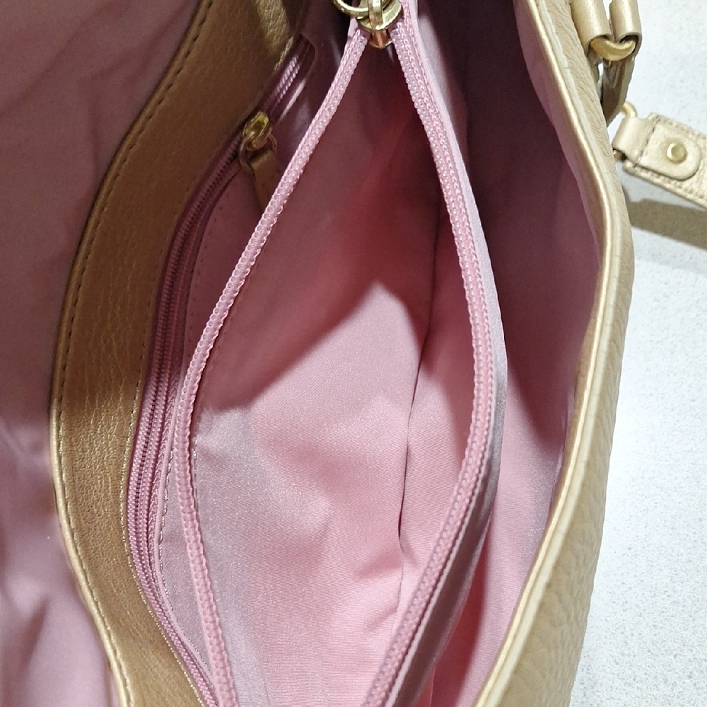NWOT Cole Haan Cream Shoulder Bag with Leather Material and Slouchy Shape - Picture 4 of 14